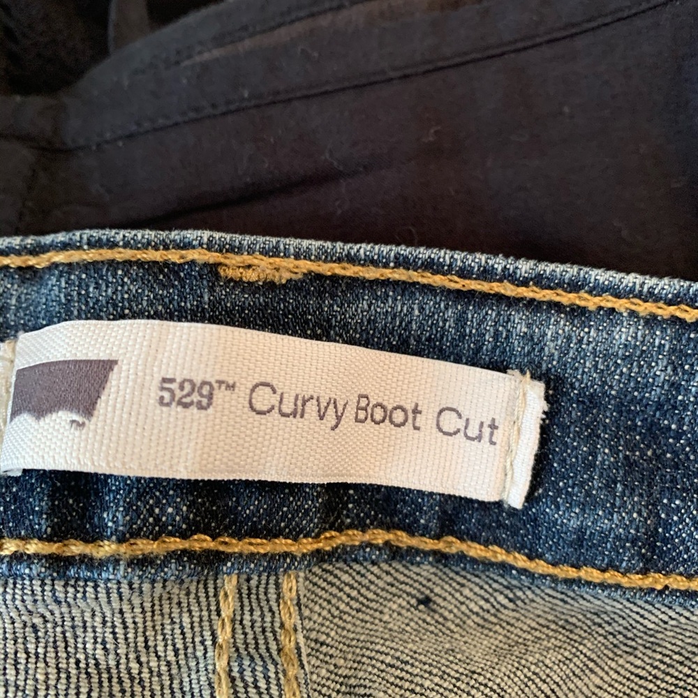 Levi’s - Picture 3 of 4